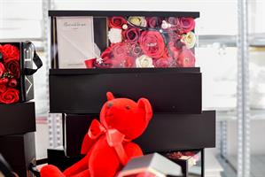 A26994 SCATOLA REGALO C/FIORI NERA/ROSSA 10X14X42