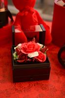 A26992 SCATOLA REGALO ROSSO/NERA 17X18X16